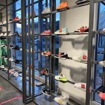 Foot Locker - Sports Wear Near Me - Miami, Florida Foot Locker - Sports Wear Near Me - Miami, Florida