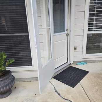 Professional Handyman Services - Back Door Screen Install - Painters Near Me