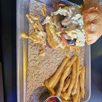 Firefly Bar & Grill - Muenster Burger and Seasoned Fries - Beer Bar Near Me - Wichita Falls, Texas