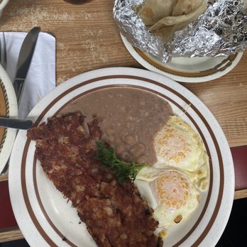 Casa de Coronados Café - Beef hash with beans and eggs - Breakfast & Brunch Near Me - Tijuana, BCN Casa de Coronados Café - Beef hash with beans and eggs - Breakfast & Brunch Near Me - Tijuana, BCN