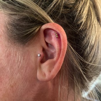 Dubois Piercing - Piercing Near Me
