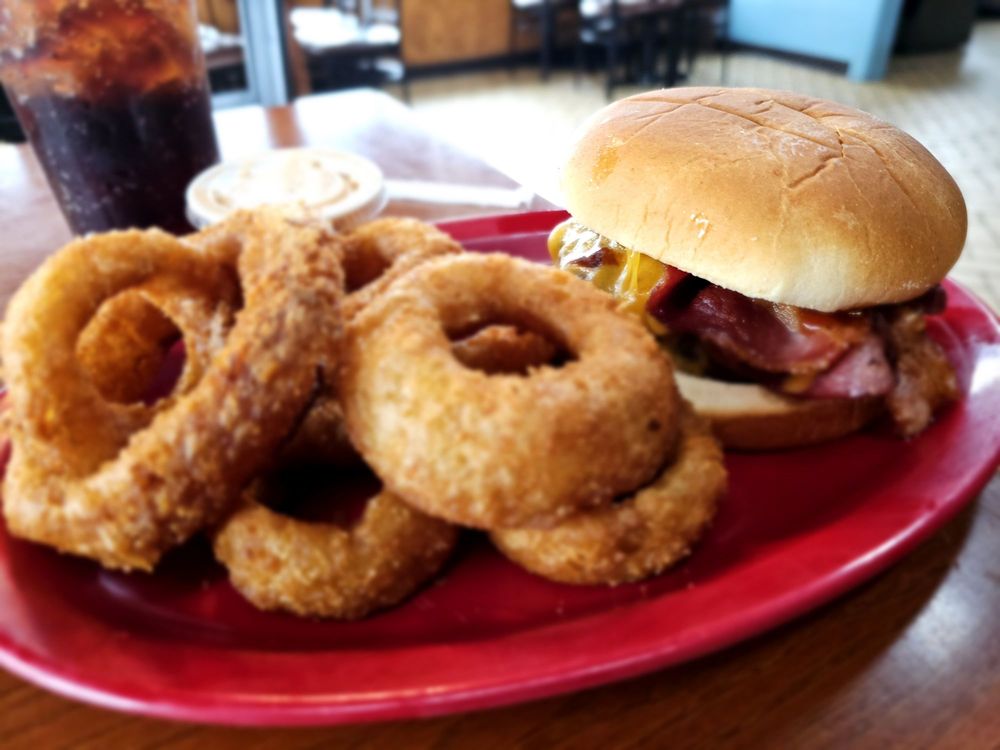 Food from Ralphie's Sports Eatery