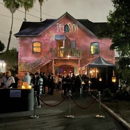 The barn where the bar and the magician is located and merchandise The barn where the bar and the magician is located and merchandise