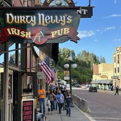 Durty Nellys Irish Bar - Entrance sign