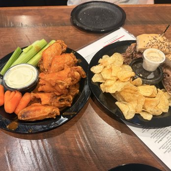Duff’s Famous Wings - Sandwiches Near Me - Austin, Texas Duff’s Famous Wings - Sandwiches Near Me - Austin, Texas