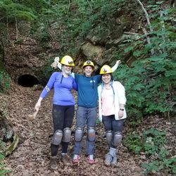 Fountain Cave Adventure Tours
