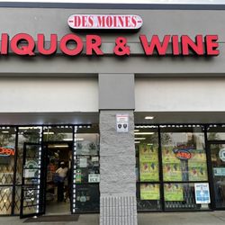 Des moines Liquors & Wine - Outside