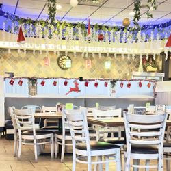 Mapleberry Pancake House and Bistro Bar - Christmas Decor at Mapleberry Pancake House