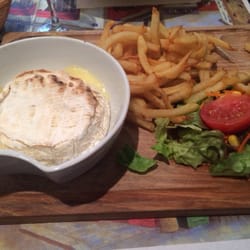 Le 1900 - Camembert au four ( peut être frit sur demande )