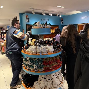 FAO Schwarz - Toy Stores Near Me - New York, New York