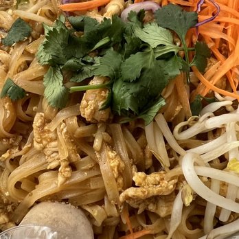 Thaiger - Chicken Pad Thai - Thai Near Me - Glendale, California Thaiger - Chicken Pad Thai - Thai Near Me - Glendale, California