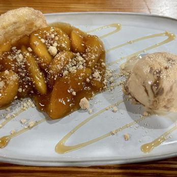 Burnt Bean- Seguin - Peach cobbler taco - Barbeque Near Me - Seguin, Texas
