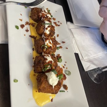 Drifters Kitchen and Bar - Cocktail Bars Near Me - Ridge, New York