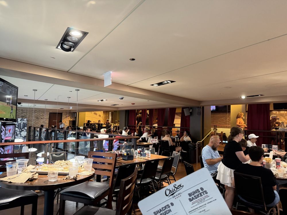 ChiSox Bar & Grill Logo