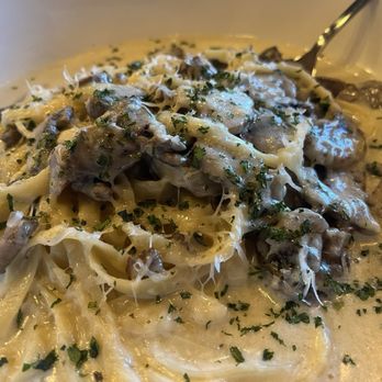 Bambolina Restaurant - Mushroom linguini pasta - YUM - Pizza Near Me - Salem, Massachusetts Bambolina Restaurant - Mushroom linguini pasta - YUM - Pizza Near Me - Salem, Massachusetts