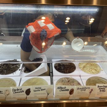 Jeni's Splendid Ice Creams - Love that they give samples! - Ice Cream & Frozen Yogurt Near Me - Chicago, Illinois