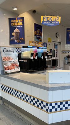 Auntie Anne's by null
