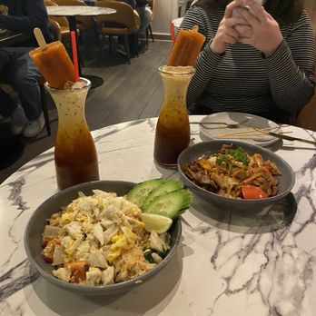 Kin Long Beach - Colossal Crab Meat Fried Rice + Drunken Noodle + Thai Thai Iced Tea - Thai Near Me - Long Beach, California Kin Long Beach - Colossal Crab Meat Fried Rice + Drunken Noodle + Thai Thai Iced Tea - Thai Near Me - Long Beach, California