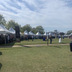 Town Point Virginia Wine Festival - Festevents - We bought our wine before the crowd arrived