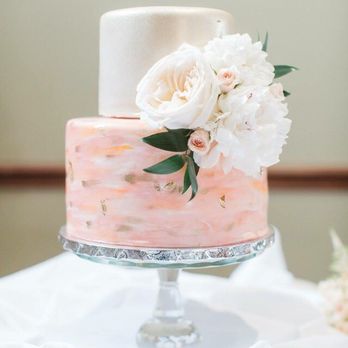 Studio Fleurish - These flowers matched the cake perfect! - Floral Designers Near Me - Carlsbad, California