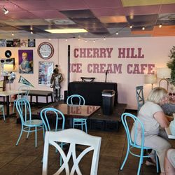 Cherry Hill Ice Cream Cafe - Inside
