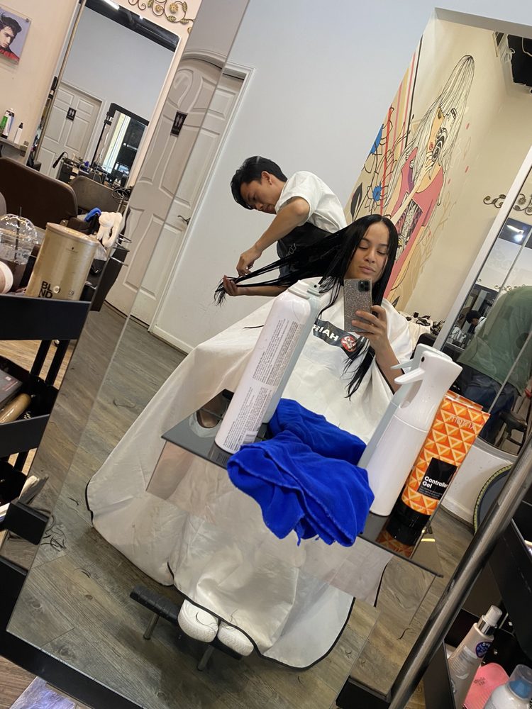 22 Hair Salon Image