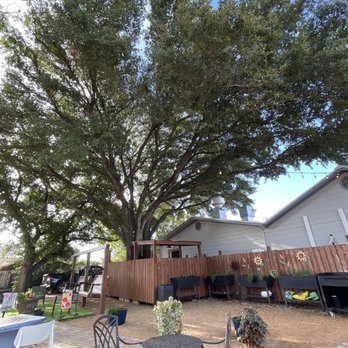 Blockhouse - Outdoors seating at The Blockhouse. - Breakfast & Brunch Near Me - Saint Hedwig, Texas
