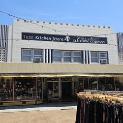 Tess Kitchen Store - Storefront