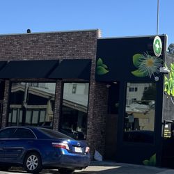 KANNA Weed Dispensary - Oakland - Front of the building!