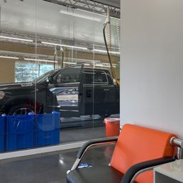 Excellent service,very clean and nice waiting area.