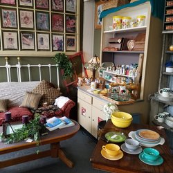 Sisters Antiques & Collectibles - Front room of the shop