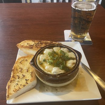 Flowing Tide Pub 6 - French Onion offered daily. - Pubs Near Me - Las Vegas, Nevada