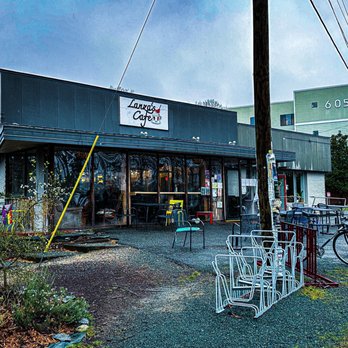 Lanza’s Cafe - Wide Shot of Outside Venue - Coffee & Tea Near Me - Carrboro, North Carolina
