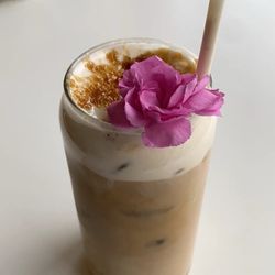 You Make Me Bloom - Crème brûlée latte