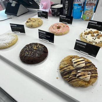 Crumbl - Arcadia - Cookie sample set - Bakeries Near Me - Phoenix, Arizona Crumbl - Arcadia - Cookie sample set - Bakeries Near Me - Phoenix, Arizona