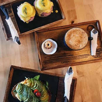 Aroma Craft Coffee - Smoked Salmon 4/5 , Creme Brûlée Latte 5/5, Avocado Toast w/ Scrabble Eggs 4/5 - Coffee Roasteries Near Me - Walnut, California