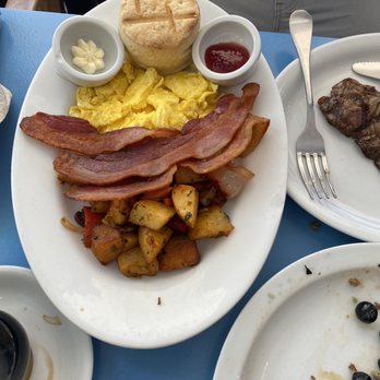 Harbor Breakfast - Steak & eggs w/ home fries Blueberries pancakes Omlette w/ Beet Hash - Diners Near Me - San Diego, California Harbor Breakfast - Steak & eggs w/ home fries Blueberries pancakes Omlette w/ Beet Hash - Diners Near Me - San Diego, California