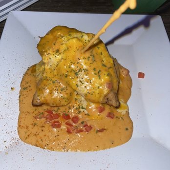 De Lazy Lizard - Chicken breast with red bliss mashed potatoes topped with creamy seafood sauce - American Near Me - Ocean City, Maryland