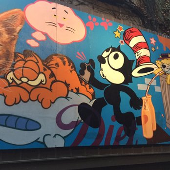 Koneko - Gigantic kitty mural (part 2) in the outdoor petting area - Breakfast & Brunch Near Me - New York, New York