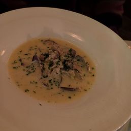 Seasonal soup, clam chowder