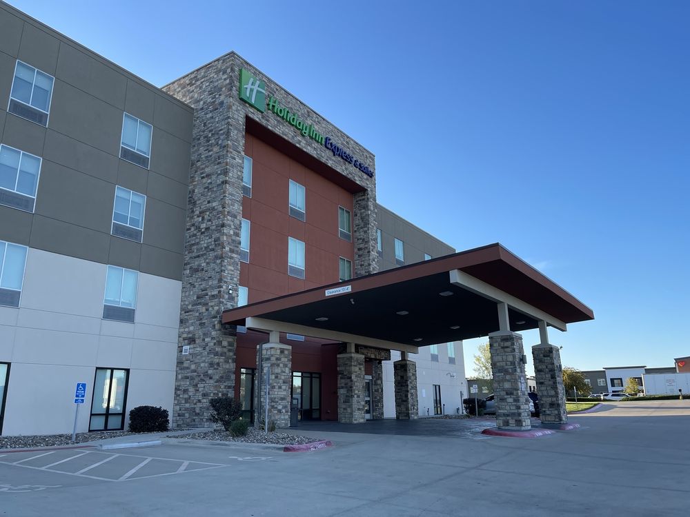 HOLIDAY INN EXPRESS & SUITES OAK GROVE Updated September 2024 26