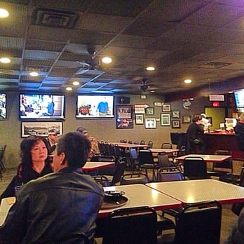 Mama's Pizza - Bar and seating - Pizza Near Me - Omaha, Nebraska
