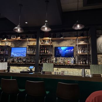 Salute Resto + Bar - Bar area - Cocktail Bars Near Me - Windsor, Ontario Salute Resto + Bar - Bar area - Cocktail Bars Near Me - Windsor, Ontario