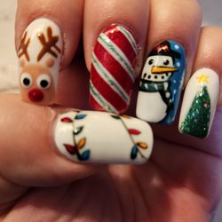 No.5 Boutique Nails & Spa - Hand painted nail designs by Serenity