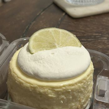 Magnolia Bakery - Key Lime Cheesecake - Bakeries Near Me - Los Angeles, California Magnolia Bakery - Key Lime Cheesecake - Bakeries Near Me - Los Angeles, California