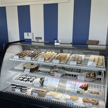Bubbly Hall - New Albany - The shop - Desserts Near Me - New Albany, Ohio Bubbly Hall - New Albany - The shop - Desserts Near Me - New Albany, Ohio