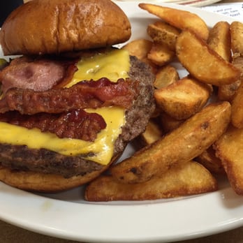 George Webb - Pub burger - American Near Me - New Berlin, Wisconsin George Webb - Pub burger - American Near Me - New Berlin, Wisconsin