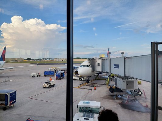 Bradley International Airport by null