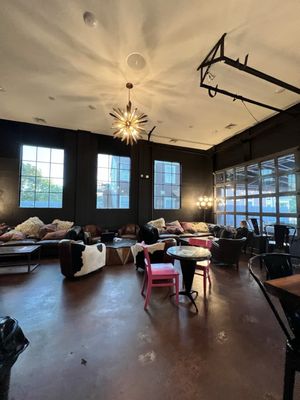 Crema & Vine by null