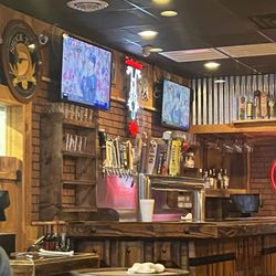 Main Street Pizzeria & Taphouse - Bar Area